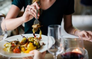 avoid overeating at meals